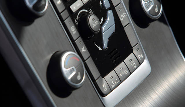 <strong>VOLVO S60｜ボルボ S60</strong>