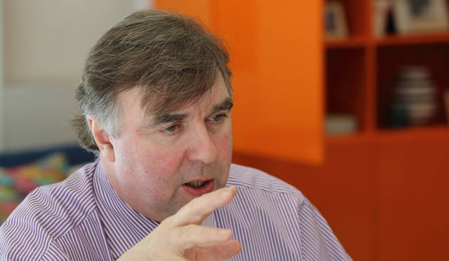 <strong>VOLVO S60｜ボルボ S60</strong>　デザインディレクター ピーター・ホルベリー