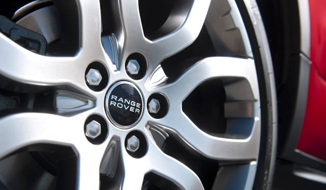 <strong>RANGE ROVER EVOQUE｜レンジローバー イヴォーク</strong>