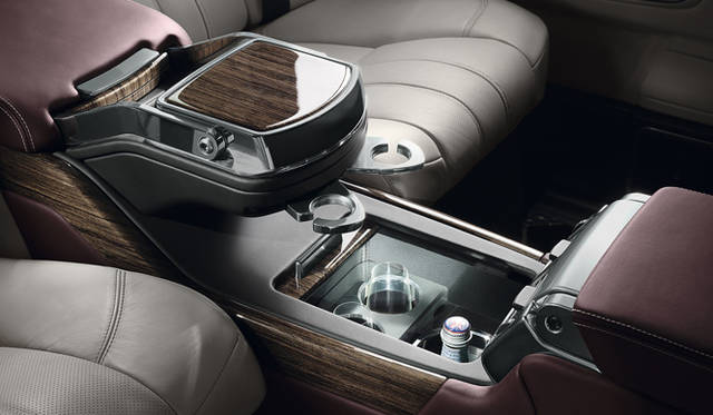 <strong>RANGE ROVER AUTOBIOGRAPHY ULTIMATE EDITION｜レンジローバー・オートバイオグラフィ・アルティメットエディション</strong>