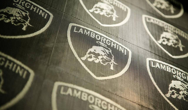 <strong>Lamborghini Aventador｜ランボルギーニ アヴェンタドール</strong>