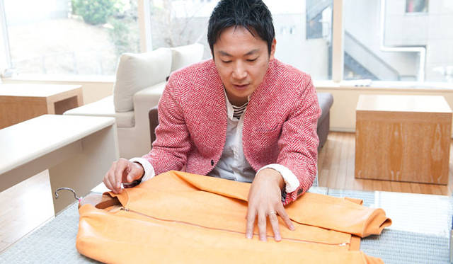 <strong>TOMORROWLAND｜トゥモローランド</strong>　「QUAI DE VALMY」レザーブルゾン18万9000円（トゥモローランド）