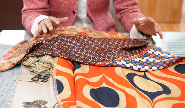 <strong>TOMORROWLAND｜トゥモローランド</strong>　「Pierre-Louis Mascia」ストール　左／2万8350円、中／2万8350円、右／3万1500円（トゥモローランド） 