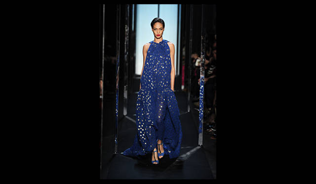 <strong>DIANE VON FURSTENBERG｜ダイアン フォン ファステンバーグ</strong> 2011年秋冬コレクション速報