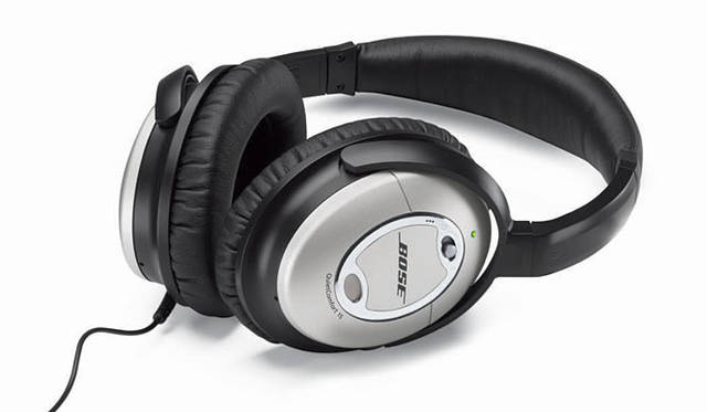 <strong>BOSE｜ボーズ</strong>　アラウンドイヤータイプ「QuietComfort<sup>®</sup>15」