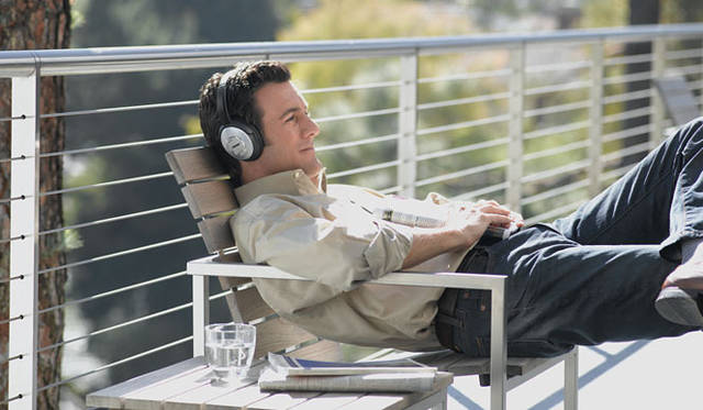 <strong>BOSE｜ボーズ</strong>　アラウンドイヤータイプ「QuietComfort<sup>®</sup>15」