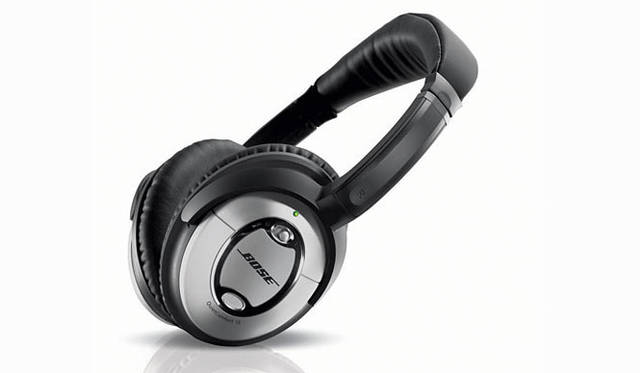 <strong>BOSE｜ボーズ</strong>　アラウンドイヤータイプ「QuietComfort<sup>®</sup>15」