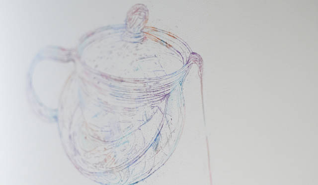 <strong>ART｜第9回「食とアートの会」｜美術家　春草絵未　開催レポート</strong>　線と淡い色調で描かれる画風は、かき消されそうなほど繊細なのに、観た者に強い余韻を残すのだ。