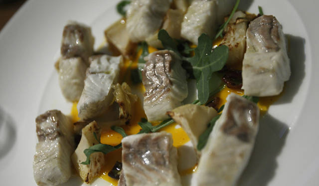 <strong>ART｜第9回「食とアートの会」｜美術家　春草絵未　開催レポート</strong>　参加者それぞれがアートと食に思いを寄せたスペシャルな夜はふけていった。