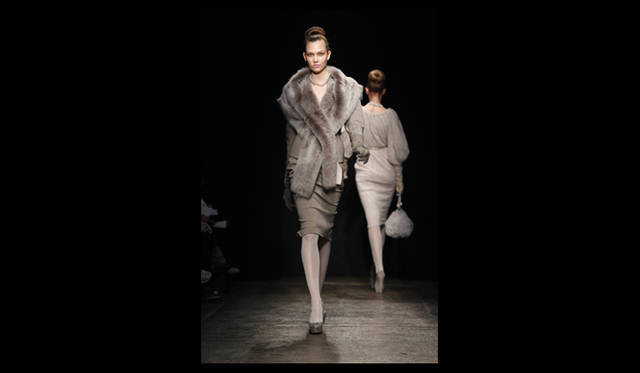 <strong>DONNA KARAN NEW YORK｜ダナ キャラン ニューヨーク</strong> 2011年秋冬コレクション速報