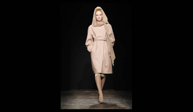 <strong>DONNA KARAN NEW YORK｜ダナ キャラン ニューヨーク</strong> 2011年秋冬コレクション速報