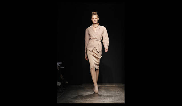 <strong>DONNA KARAN NEW YORK｜ダナ キャラン ニューヨーク</strong> 2011年秋冬コレクション速報