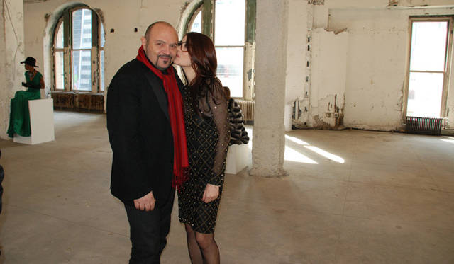 <strong>Catherine Malandrino｜キャサリン・マランドリーノのNEW YORK通信 vol.04</strong> パートナーであるバーナードとの2ショット。キャサリン曰く「愛も必要！」