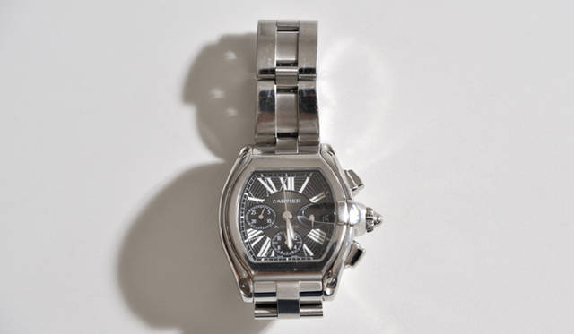 <strong>My Own Watch｜小山薫堂さん</strong>　「このカルティエのロードスターには、友人との思い出が詰まっていますね」（小山さん）