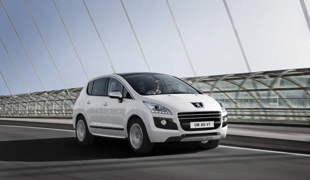 <strong>PEUGEOT 3008 HYbrid4｜プジョー 3008 ハイブリッド4</strong>