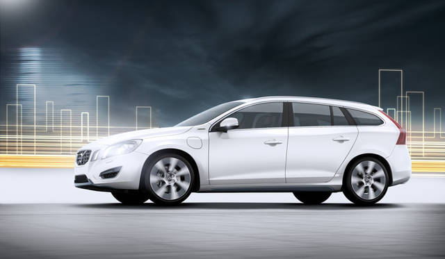 <strong>VOLVO V60 Plug-in Hybrid｜ボルボ V60 プラグイン ハイブリッド</strong>