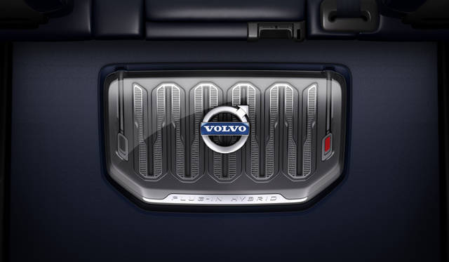 <strong>VOLVO V60 Plug-in Hybrid｜ボルボ V60 プラグイン ハイブリッド</strong>