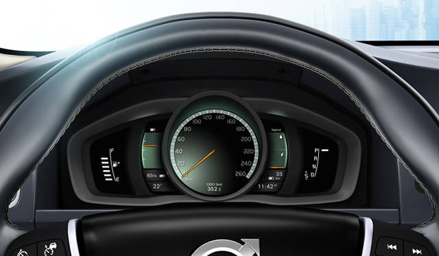 <strong>VOLVO V60 Plug-in Hybrid｜ボルボ V60 プラグイン ハイブリッド</strong>