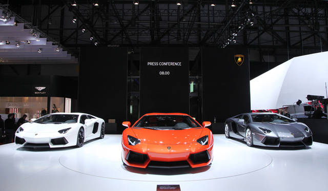 <strong>Lamborghini Aventador｜ランボルギーニ アヴェンタドール</strong>