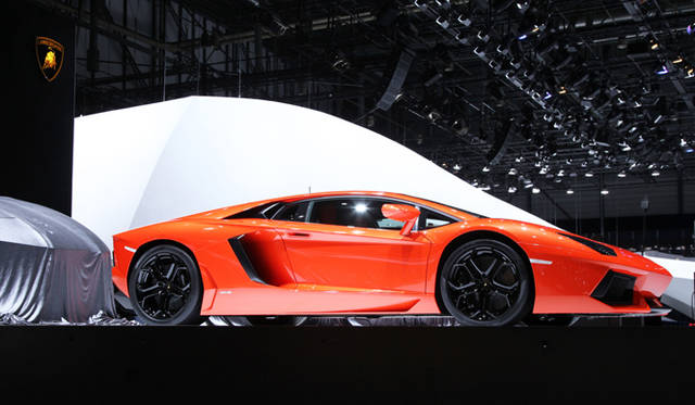 <strong>Lamborghini Aventador｜ランボルギーニ アヴェンタドール</strong>