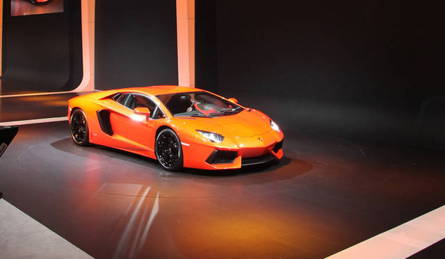 <strong>Lamborghini Aventador｜ランボルギーニ アヴェンタドール</strong>