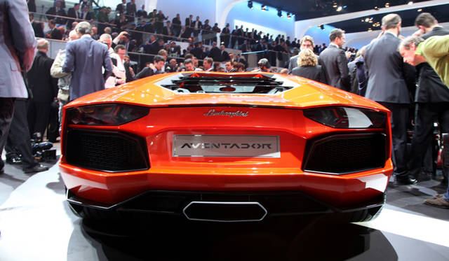<strong>Lamborghini Aventador｜ランボルギーニ アヴェンタドール</strong>