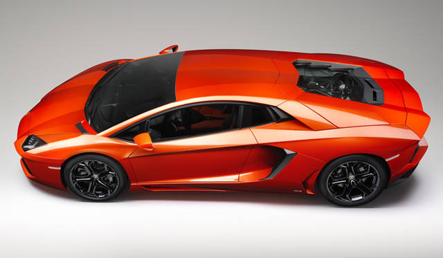 <strong>Lamborghini Aventador｜ランボルギーニ アヴェンタドール</strong>