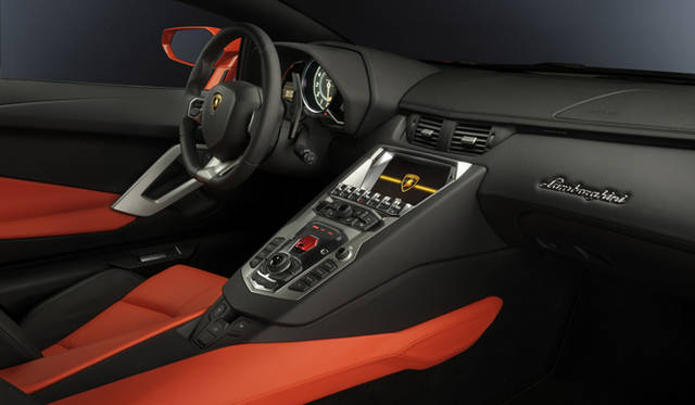 <strong>Lamborghini Aventador｜ランボルギーニ アヴェンタドール</strong>