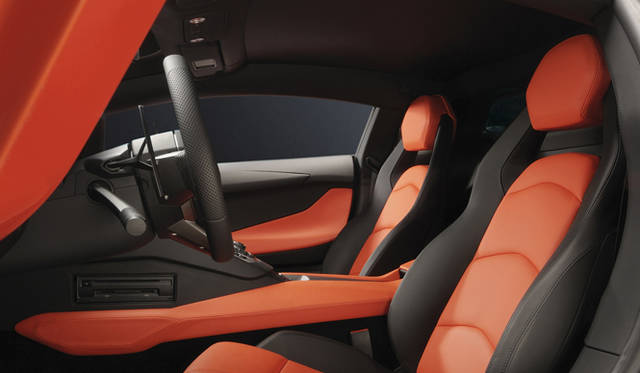 <strong>Lamborghini Aventador｜ランボルギーニ アヴェンタドール</strong>