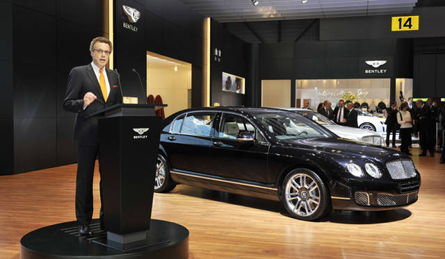 <strong>BENTLEY SUPERSPORTS “ICE SPEED RECORD” CONVERTIBLE｜ベントレー スーパースポーツ “アイス レコード” コンバーチブル</strong>　ベントレーモーターズの会長およびブガッティS.A.の社長兼CEO ウォルフガング・デュルハイマー氏