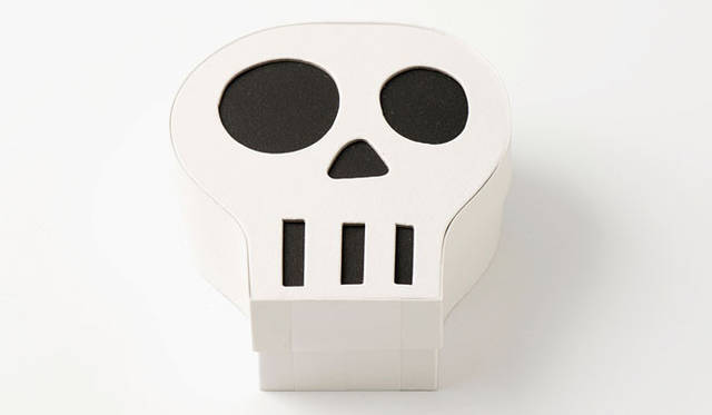 <strong>CIBONE AOYAMA</strong>　丸亀町商店街発「ヌーベル和三盆」　日本のキャラクター文化が生み出した、ガイコツのあたらしいイメージを和三盆で表現。