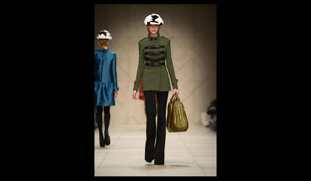 <strong>BURBERRY PRORSUM｜バーバリー プローサム</strong> 2011年秋冬コレクション速報 ©BURBERRY
