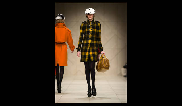 <strong>BURBERRY PRORSUM｜バーバリー プローサム</strong> 2011年秋冬コレクション速報 ©BURBERRY