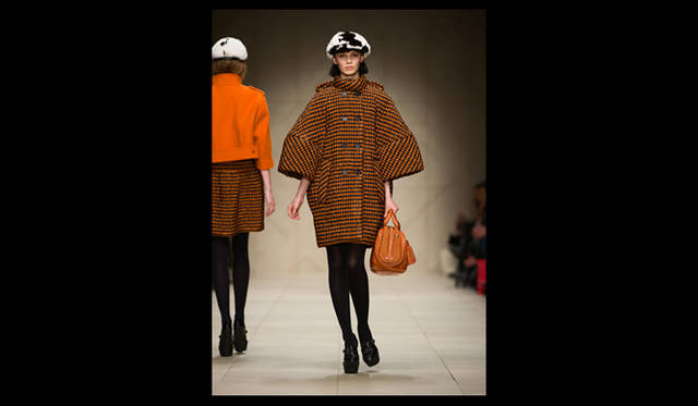 <strong>BURBERRY PRORSUM｜バーバリー プローサム</strong> 2011年秋冬コレクション速報 ©BURBERRY