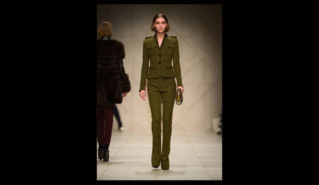 <strong>BURBERRY PRORSUM｜バーバリー プローサム</strong> 2011年秋冬コレクション速報 ©BURBERRY