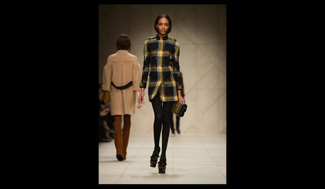 <strong>BURBERRY PRORSUM｜バーバリー プローサム</strong> 2011年秋冬コレクション速報 ©BURBERRY