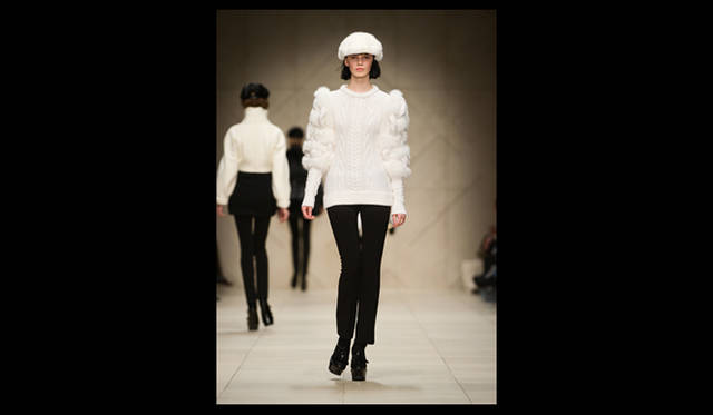 <strong>BURBERRY PRORSUM｜バーバリー プローサム</strong> 2011年秋冬コレクション速報 ©BURBERRY