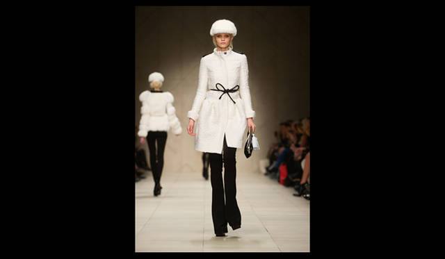 <strong>BURBERRY PRORSUM｜バーバリー プローサム</strong> 2011年秋冬コレクション速報 ©BURBERRY