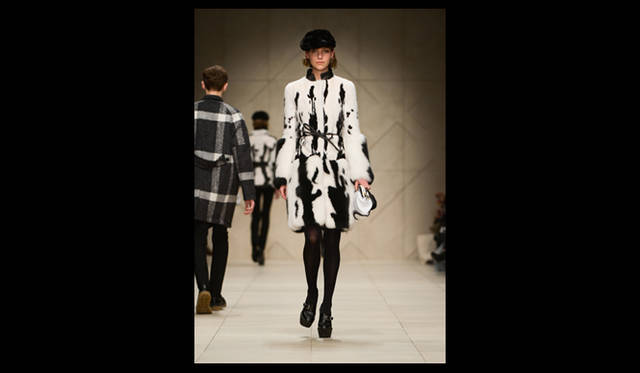 <strong>BURBERRY PRORSUM｜バーバリー プローサム</strong> 2011年秋冬コレクション速報 ©BURBERRY