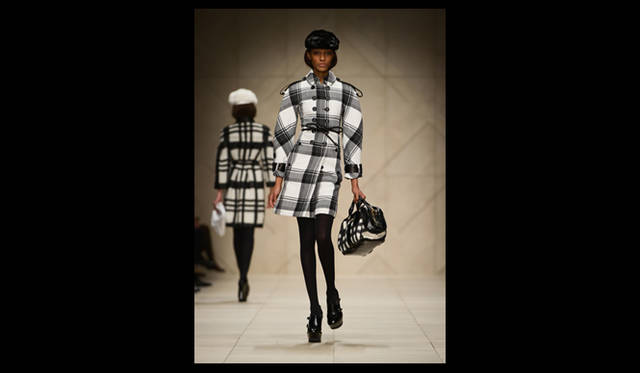 <strong>BURBERRY PRORSUM｜バーバリー プローサム</strong> 2011年秋冬コレクション速報 ©BURBERRY