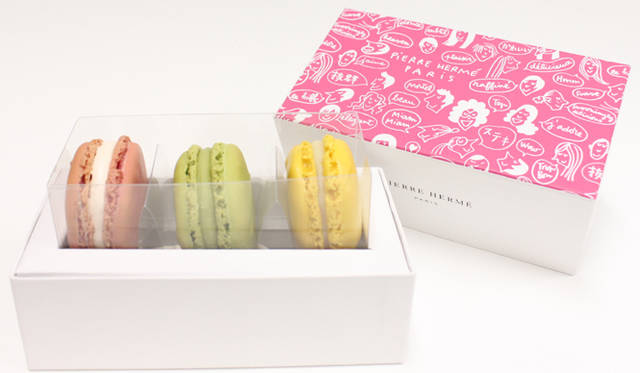 <strong>PIERRE HERMÉ PARIS｜ピエール・エルメ・パリ</strong>　ホワイトデイ限定マカロン3個詰合せ 1260円<br />（ローズ、ピスターシュ、シトロン 各1個）