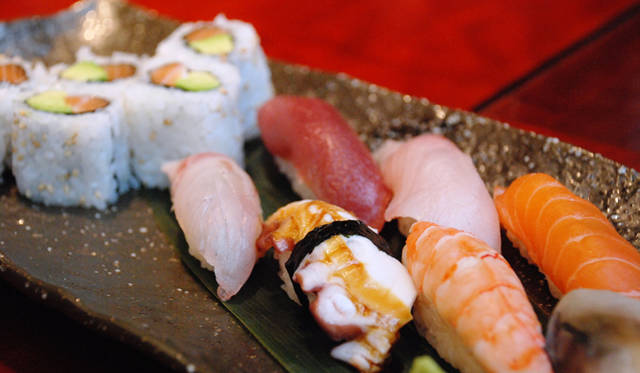 <strong>Rock My World !｜いま、旬な英国へ｜ホテル－ザ・ウェストベリー・メイフェア</strong>  「月寺Tsukiji Sushi」では、気軽な寿司ランチからディナーまで、日本食を提供。