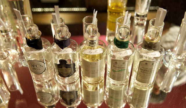 <strong>Rock My World !｜いま、旬な英国へ｜レジャー－リージェント・ストリート・ウォーキング・ツアー</strong>　100年近く愛される名パヒュームなどをあつかうショップ「ペンハリゴン」 。