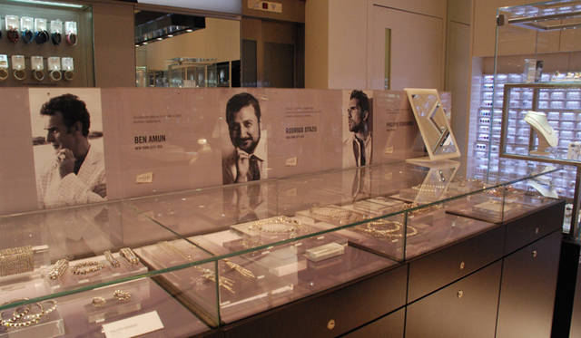 <strong>Rock My World !｜いま、旬な英国へ｜レジャー－リージェント・ストリート・ウォーキング・ツアー</strong>　新進気鋭のデザイナーを起用したスワロフスキーのコンセプトショップ「スワロフスキー・クリスタライズド」。