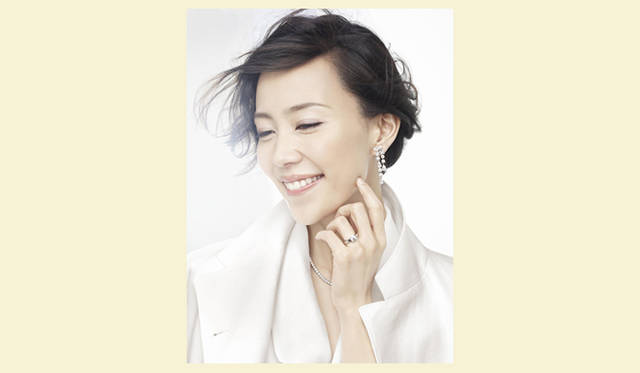 <strong>Cartier｜カルティエ</strong> 　木村佳乃さん。「ストーリーをとおして、見ると誰もがハッピーになれる作品だと思います。松任谷由美さんの歌う歌詞にも、どんな困難があっても愛を貫こうとする強い女性が描かれていて、全体の流れが好きですね」。