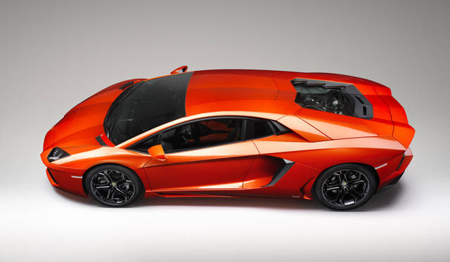 <strong>Lamborghini Aventador｜ランボルギーニ アヴェンタドール</strong>
