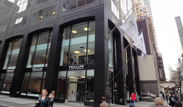 <strong> Catherine Malandrino｜キャサリン・マランドリーノのNEW YORK通信 vol.05</strong> 　「Phillips de Pury & Company」は現代アートやフォトグラフィー、20～21世紀のデザイン、アート、ジュエリー類を手がけるオークションハウス。450 West 15 Street, New York, NY 10011　　Tel. +1 212 940 1200