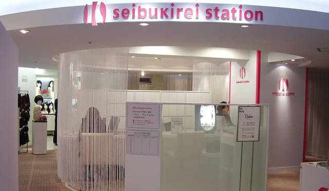 <strong>SEIBU｜西武</strong>　西武渋谷店A館M2階・セイブキレイ ステーション 渋谷　ビューティアドバイザーが常駐し、肌解析結果をもとにした無料カウンセリングを実施