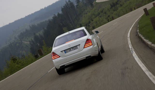 <strong>Mercedes-Benz S400 HYBRID｜メルセデス・ベンツ S400 ハイブリッド</strong>