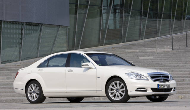 <strong>Mercedes-Benz S400 HYBRID｜メルセデス・ベンツ S400 ハイブリッド</strong>